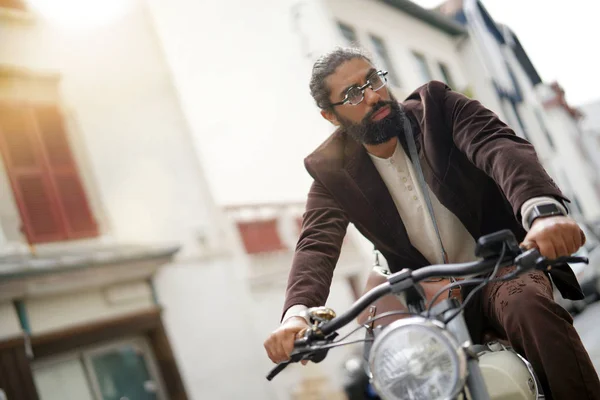 Hipster Guy Riding Electric Vintage Bicycle — Stock Photo, Image