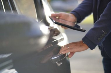 Akıllı telefon ile kapı açma sisteminin kapatılması