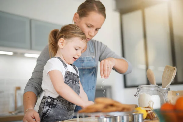 Mère Fille Cuisinent Maison — Photo