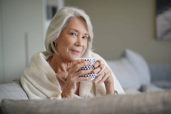 Cosy Looking Senior Woman Home Hot Drink — Stock Photo, Image