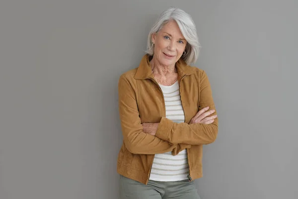 Modern Senior Woman Smiling Isolated Grey Background — Stock Photo, Image