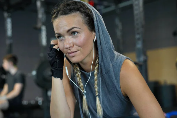 Woman Gym Resting Workouts — Stock Photo, Image