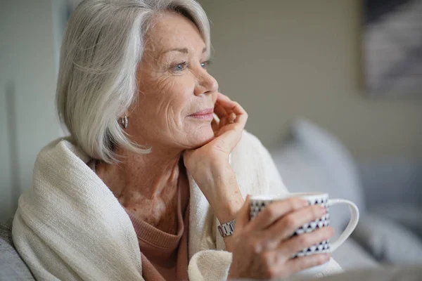 Cosy Looking Senior Woman Home Hot Drink — Stock Photo, Image