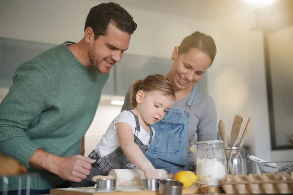 Happy Family Baking Together — Stock Photo, Image