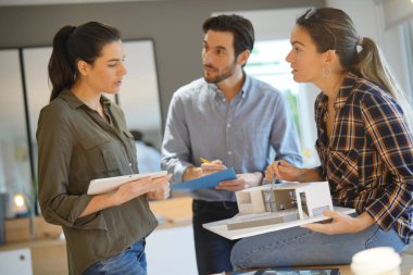 Mimarlar Proje modern ev tasarımı için arıyorsunuz