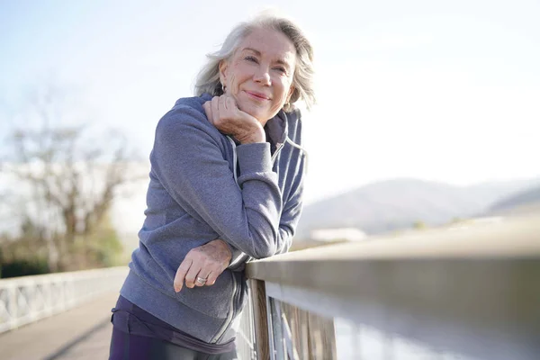 Retrato Mulher Idosa Atraente Sportswear Livre — Fotografia de Stock