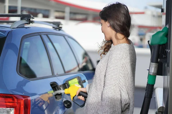 Morena Gasolinera — Foto de Stock