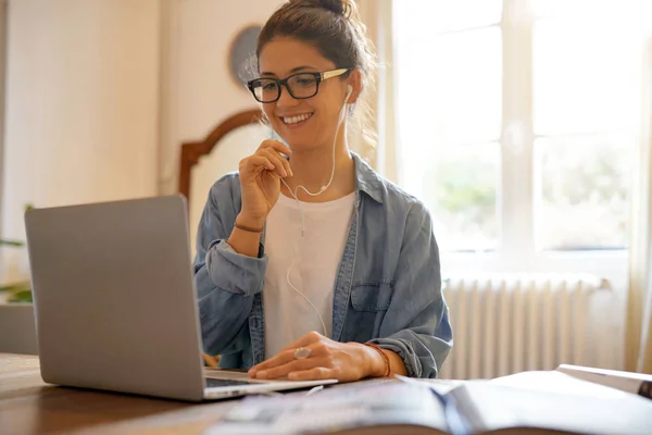 Attractive Young Woman Working Home — Stock Photo, Image