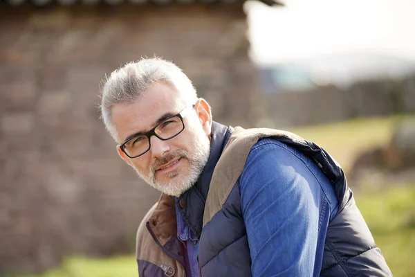 Portret Van Volwassen Man Het Platteland Landbouw Leven — Stockfoto