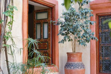 Çarpıcı geleneksel Fas riad 