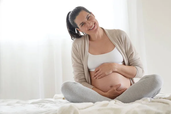 Portrait Pregnant Woman Relaxing Bed — Stock Photo, Image