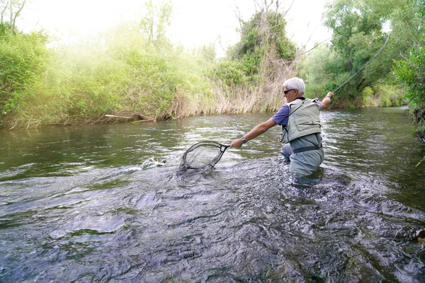 Fliegenfischer Fluss Freien — Stockfoto