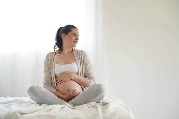 Pregnant Woman Relaxing Bed — Stock Photo, Image