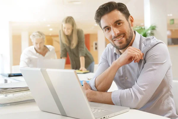 Startup Team Member Working Computer Office — Stock Photo, Image