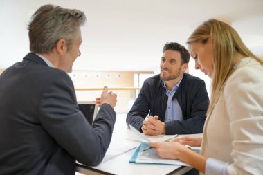 Kurumsal iş görüşmesinde aday