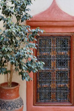 Marakeş riad süslü Fas pencereleri