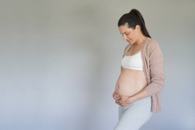 6 aylık hamile kadın portresi