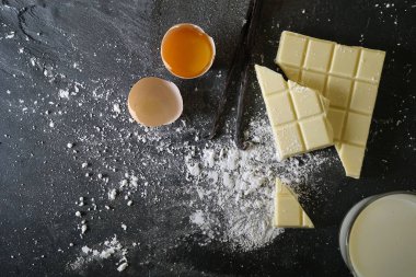 Taze pişirme malzemelerinin sayfaüstü görünümü