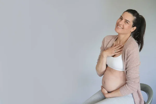 Portrét Měsíců Těhotné Ženy — Stock fotografie