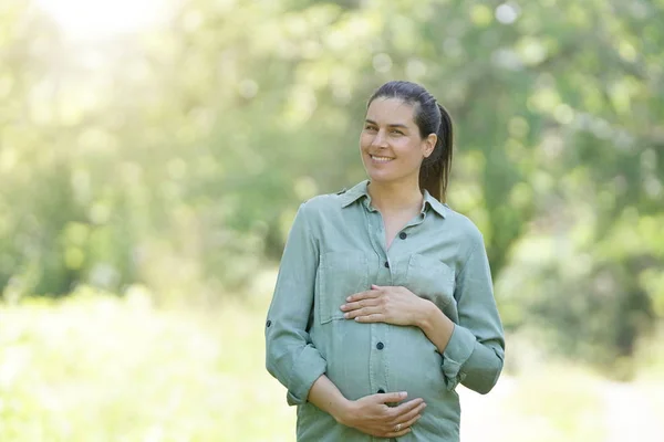 Pregnant Woman Walking Countryside — Stock Photo, Image