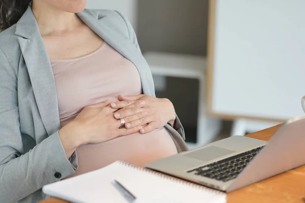 Kobieta Ciąży Pracy — Zdjęcie stockowe