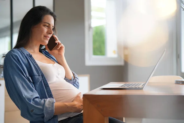Pregnant Woman Working Home Laptop — Stock Photo, Image