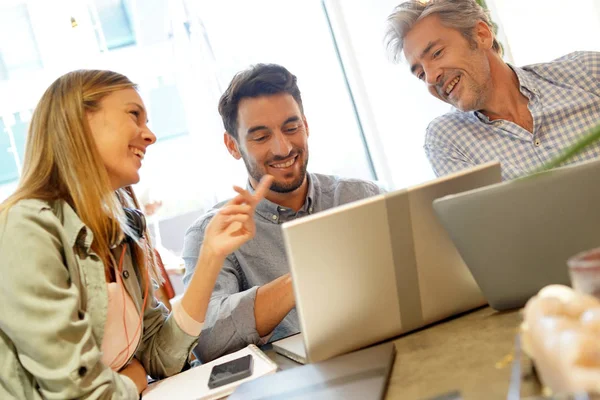 Colleagues Laughing Together Coworking Space — Stock Photo, Image