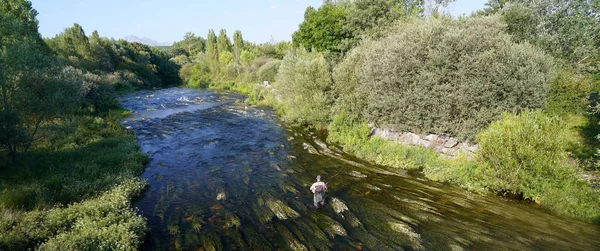 Voler Pêcheur Dans Rivière Plein Air — Photo