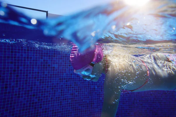 Young Girl Swimming Underwater Blue Pool — Stock Photo, Image