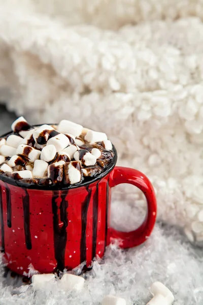 Heißgetränk Mit Marshmallow Und Schmelzender Schokolade Von Oben — Stockfoto