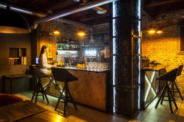 Modern Avrupa bar iç.