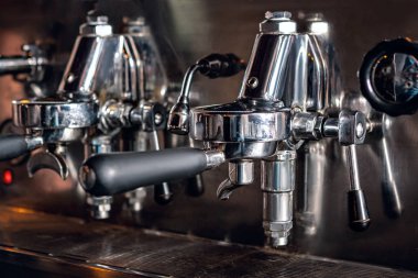 Geleneksel Espresso kahve makinesi yakın çekim.
