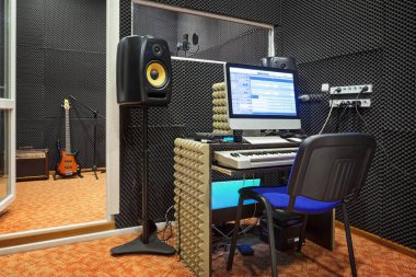 Studio iç kayıt ses. Ses mühendisi çalışma alanı.