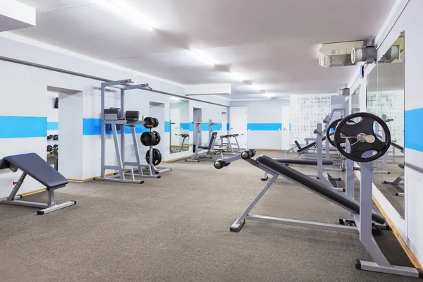 Interior Moderno Del Gimnasio Con Equipamiento Deportivo —  Fotos de Stock