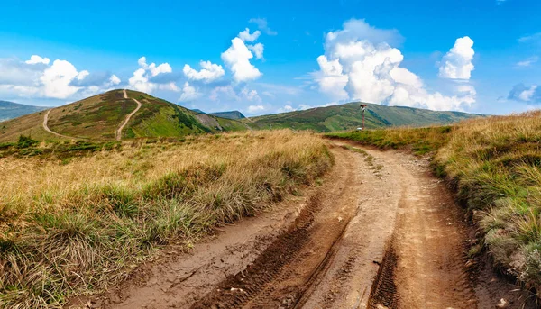 Bella Vista Sul Paesaggio Nuvoloso Nelle Montagne Dei Carpazi Ucraina — Foto Stock