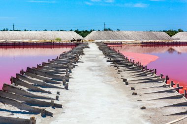 Ukrayna 'da doğal tuz çıkarma havuzu..