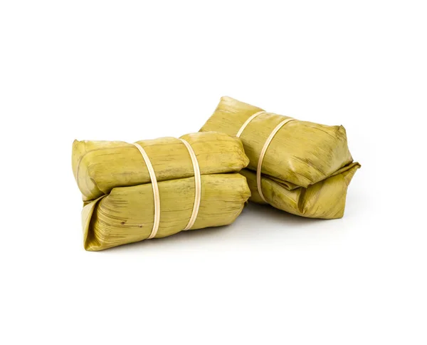 タイのデザート トム狂蒸しもち米バナナ白で隔離 — ストック写真