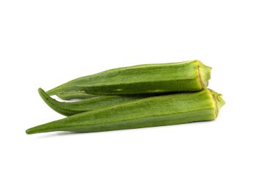 taze bamya veya beyaz zemin üzerine yeşil roselle.