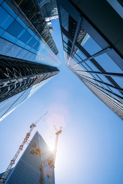 Modern Ofis Gökdelenler Ile Londra Cit Vinçler Nşaat Makinaları — Stok fotoğraf