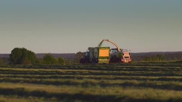 Aachen Németország 2018 Május Működő Traktor Mezőgazdasági Gépek Egy Napsütéses — Stock videók