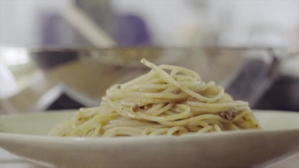 Voorbereiding Spaghetti Bolognese Huis Keuken Koken — Stockvideo