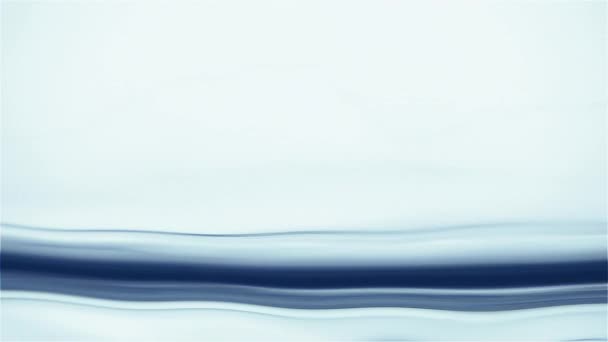 Superficie Agua Con Olas Sobre Fondo Blanco Primer Plano Vídeo — Vídeo de stock