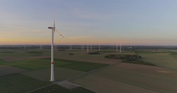 Aerial Ultra Vista Volo Uccello Energia Eolica Turbina Mulino Vento — Video Stock