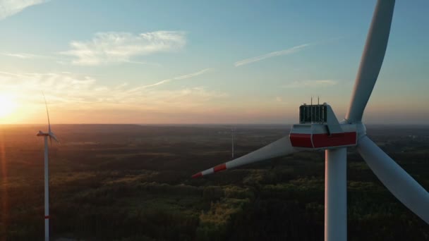 Aerial Ultra Rüzgar Enerjisi Türbin Yel Değirmeni Gün Doğumunda Enerji — Stok video