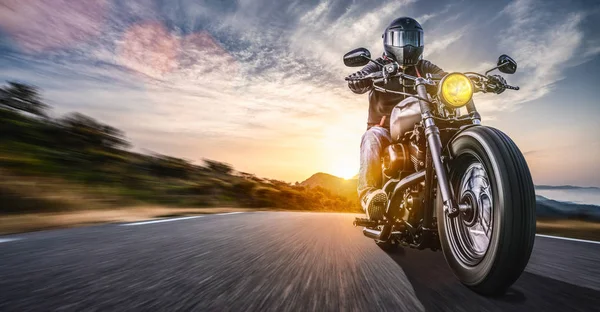 Motorbike on the road riding. having fun driving the empty highw — Stock Photo, Image