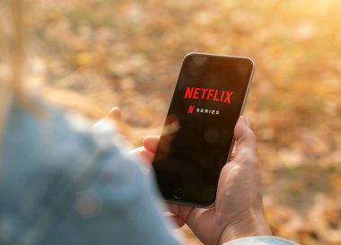 Aachen, Almanya - 31. Ağustos 2019 : Apple iphone'da Netflix uygulaması.