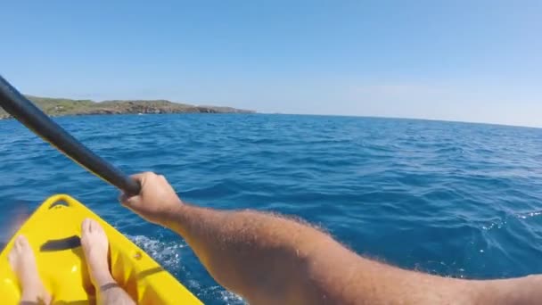 Eerste Persoon Uitzicht Kajakken Met Een Kajak Middellandse Zee Een — Stockvideo