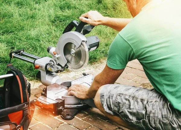 Versatile Craftsman Working Wood Build House Summer Day Diy Concept — Stock Photo, Image