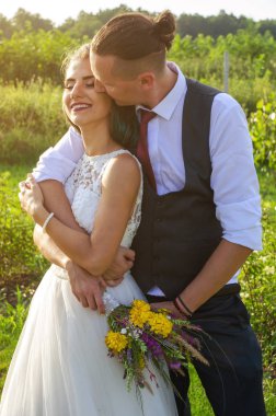 Düğünden sonra mutlu gelin ve damat 