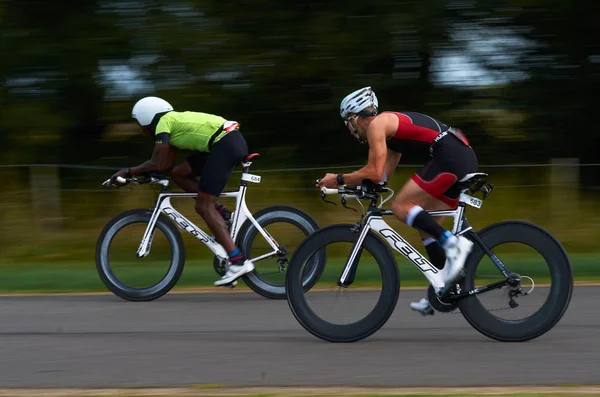 London Sep Tiathlonista Rowerem Disney Triathlon London — Zdjęcie stockowe